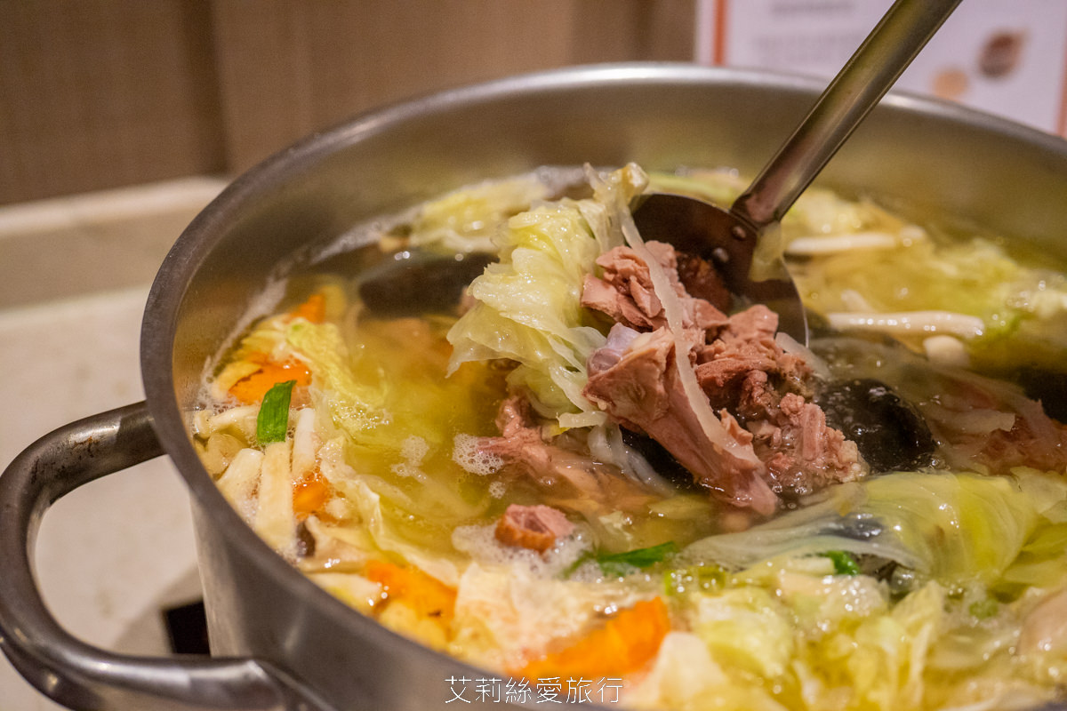 宜蘭頭城吃到飽 蘭陽烏石港海景酒店 脆皮烤鴨 澎湃海鮮 宴客大菜 啤酒紅白酒喝到飽！海景全日餐廳