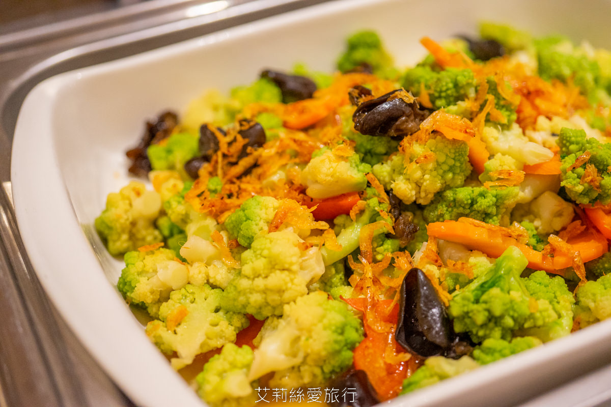 宜蘭頭城吃到飽 蘭陽烏石港海景酒店 脆皮烤鴨 澎湃海鮮 宴客大菜 啤酒紅白酒喝到飽！海景全日餐廳