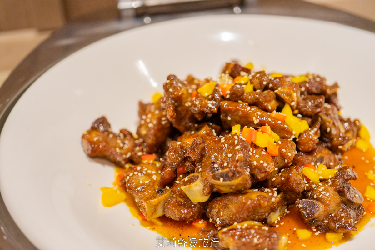 宜蘭頭城吃到飽 蘭陽烏石港海景酒店 脆皮烤鴨 澎湃海鮮 宴客大菜 啤酒紅白酒喝到飽！海景全日餐廳