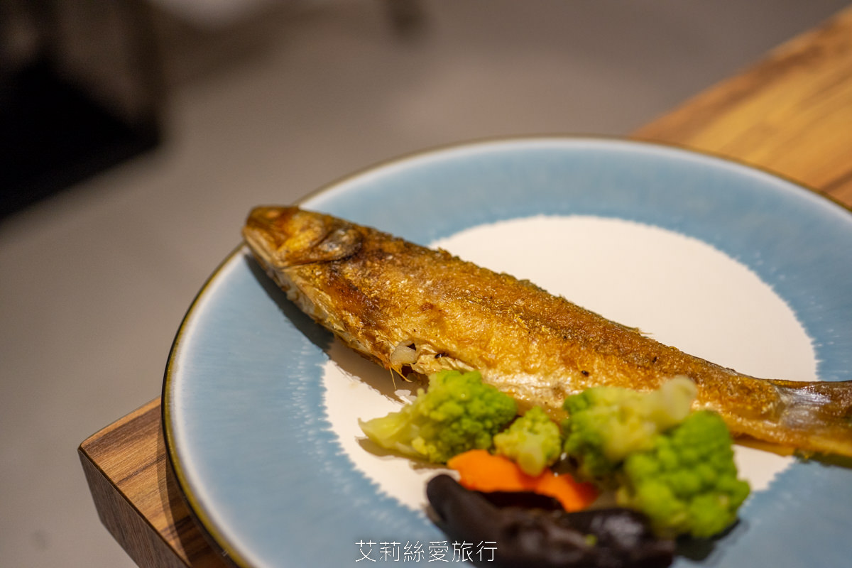 宜蘭頭城吃到飽 蘭陽烏石港海景酒店 脆皮烤鴨 澎湃海鮮 宴客大菜 啤酒紅白酒喝到飽！海景全日餐廳