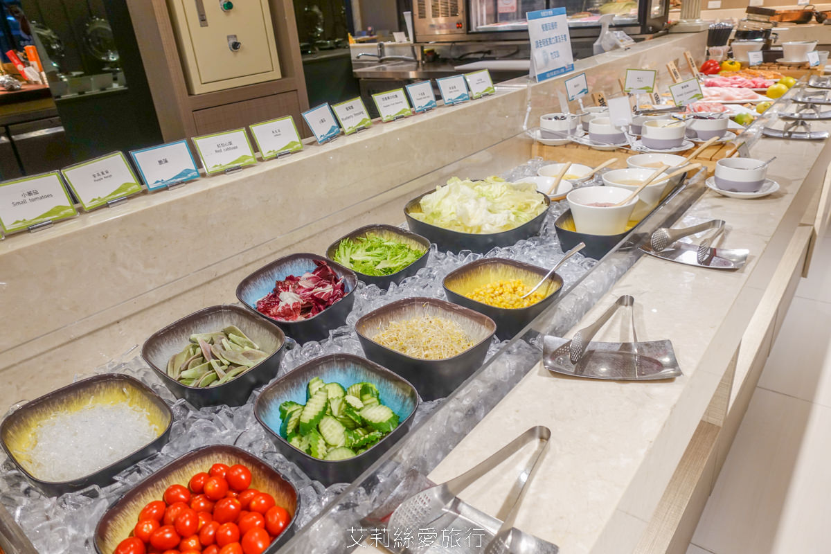 宜蘭頭城吃到飽 蘭陽烏石港海景酒店 脆皮烤鴨 澎湃海鮮 宴客大菜 啤酒紅白酒喝到飽！海景全日餐廳