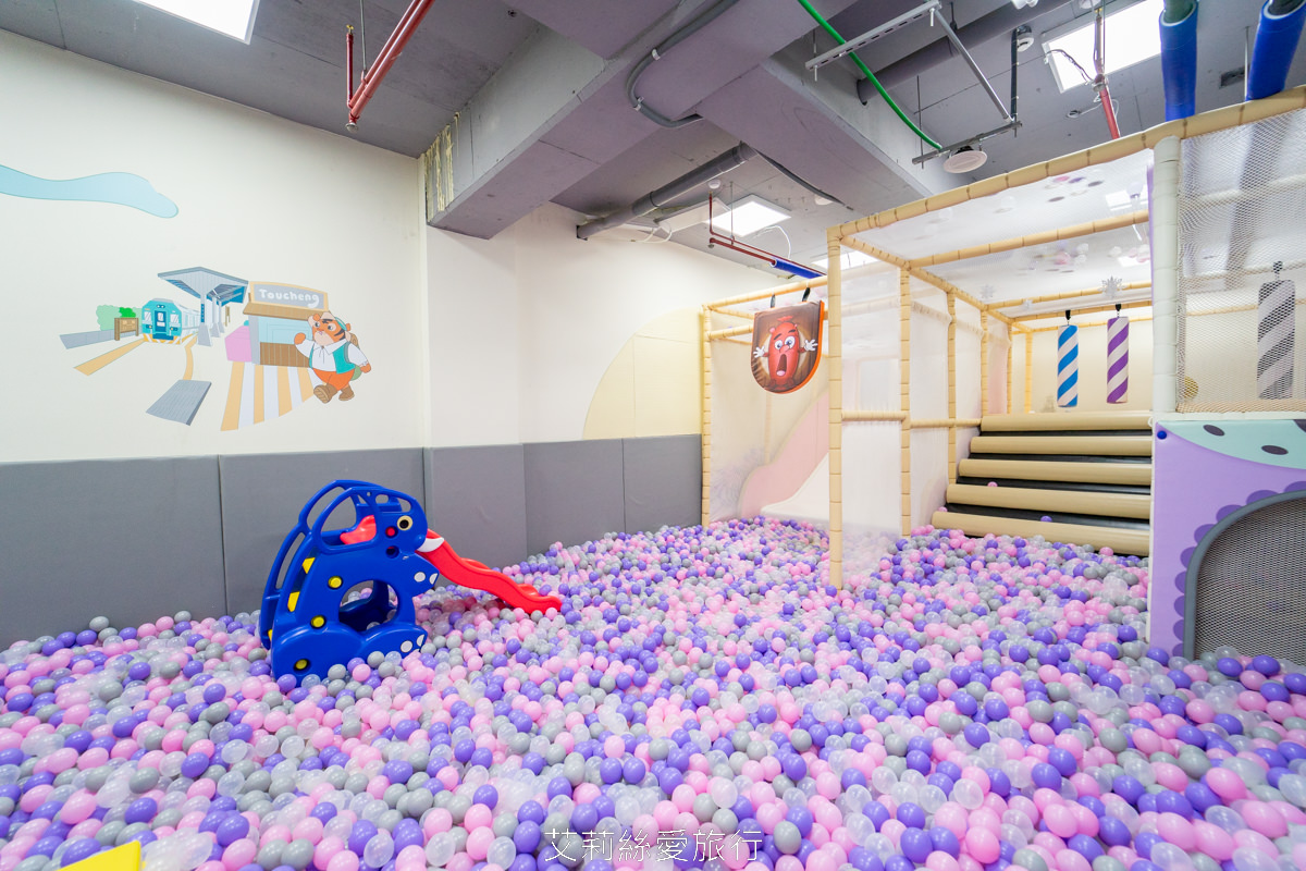 宜蘭頭城烏石港住宿推薦！ 蘭陽烏石港海景酒店 夢幻親子遊戲區 欣賞無敵海景 一泊二食海鮮牛排脆皮烤鴨吃到飽、豐盛美味buffet早餐 真的好滿足！