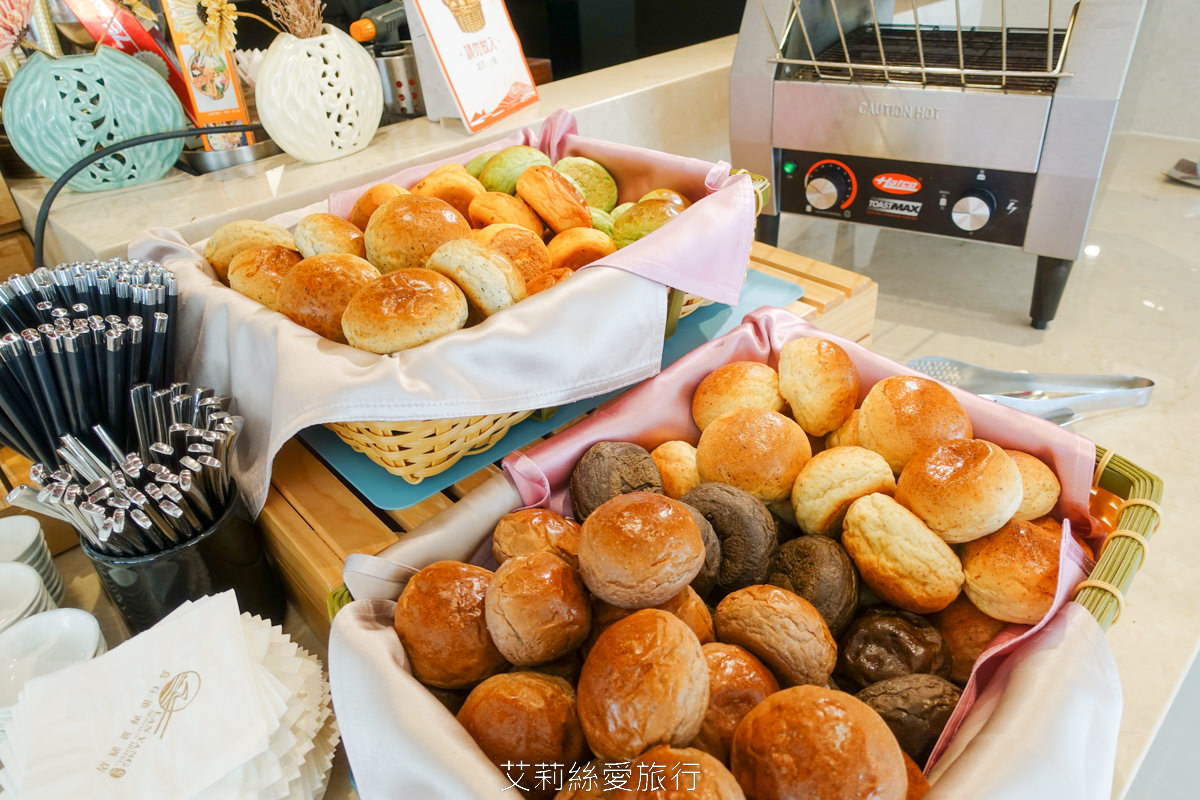 宜蘭頭城烏石港住宿推薦！ 蘭陽烏石港海景酒店 夢幻親子遊戲區 欣賞無敵海景 一泊二食海鮮牛排脆皮烤鴨吃到飽、豐盛美味buffet早餐 真的好滿足！