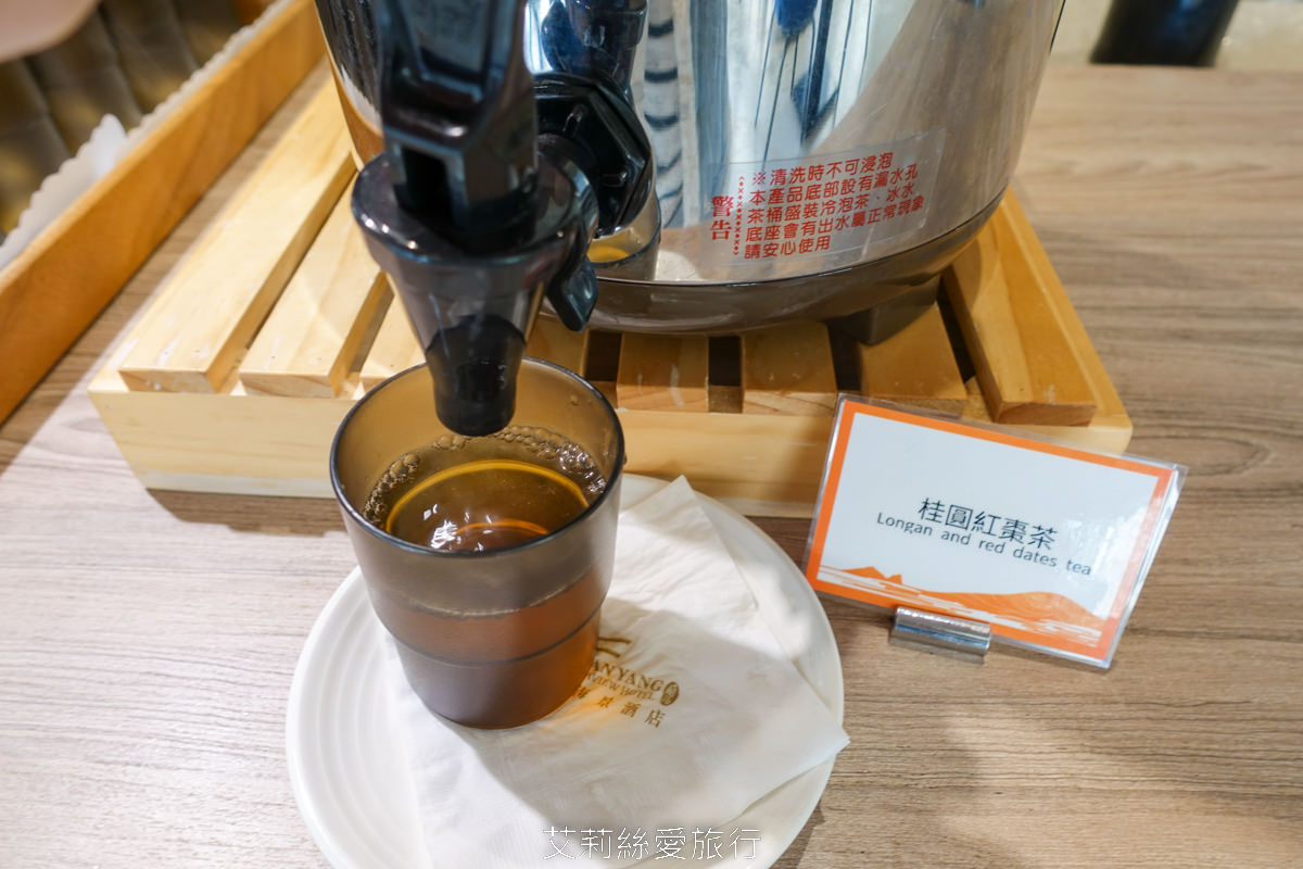 宜蘭頭城烏石港住宿推薦！ 蘭陽烏石港海景酒店 夢幻親子遊戲區 欣賞無敵海景 一泊二食海鮮牛排脆皮烤鴨吃到飽、豐盛美味buffet早餐 真的好滿足！