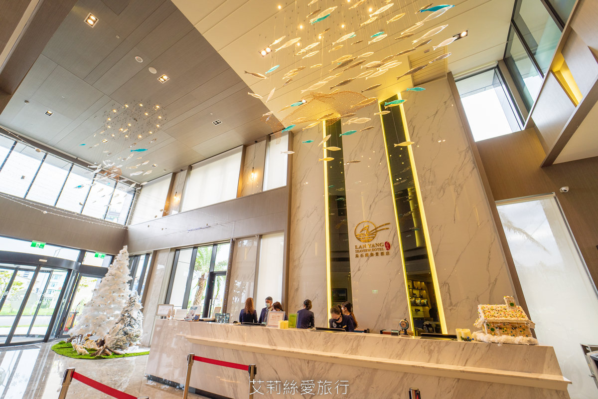 宜蘭頭城烏石港住宿推薦！ 蘭陽烏石港海景酒店 夢幻親子遊戲區 欣賞無敵海景 一泊二食海鮮牛排脆皮烤鴨吃到飽、豐盛美味buffet早餐 真的好滿足！