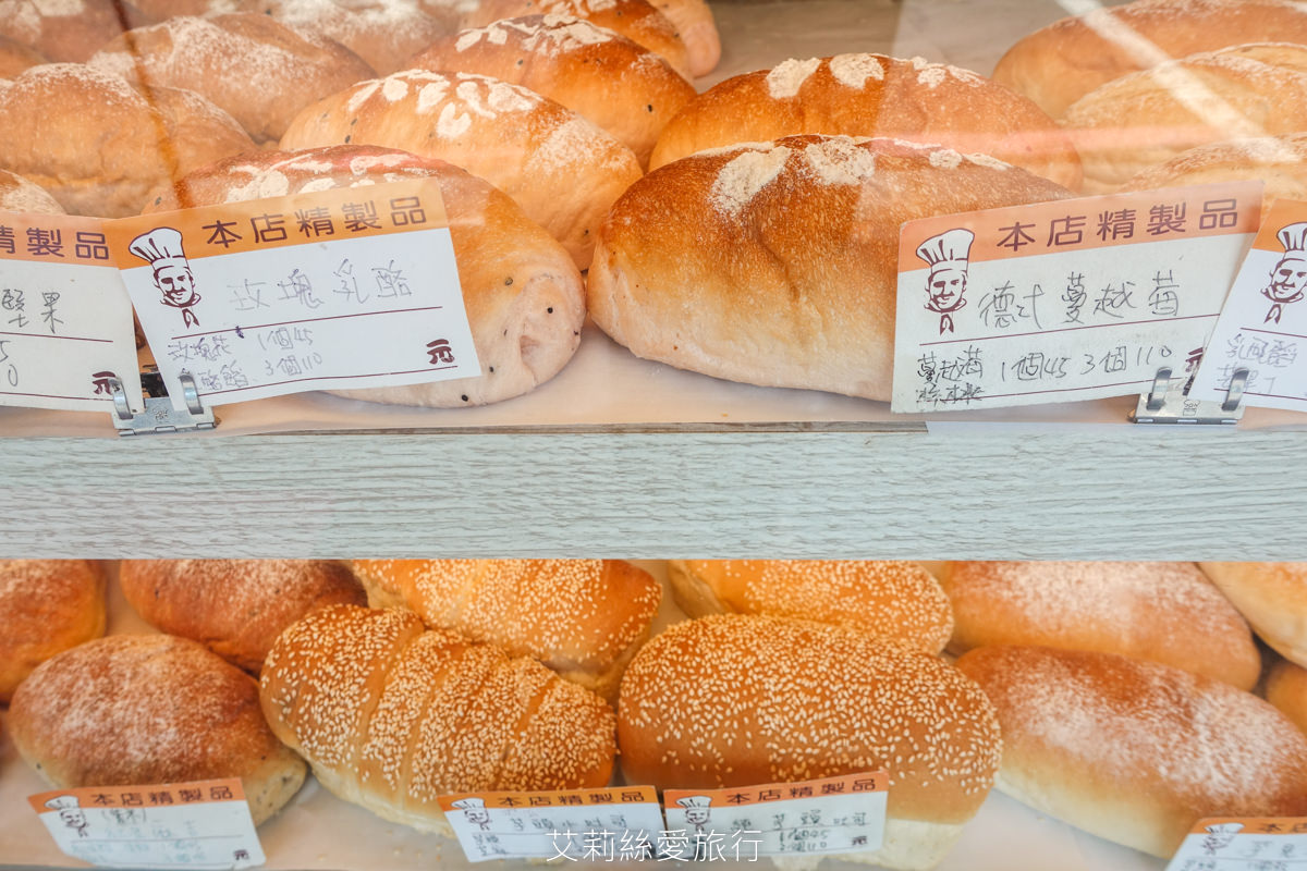 蘆洲銅板早餐下午茶 菠蘿麵包買一送一 CP值超高!20多款歐式麵包3個110元 謙謙手感烘焙 捷運三民高中站美食 - 第8張圖 蘆洲銅板早餐下午茶 菠蘿麵包買一送一 CP值超高!20多款歐式麵包3個110元 謙謙手感烘焙 捷運三民高中站美食