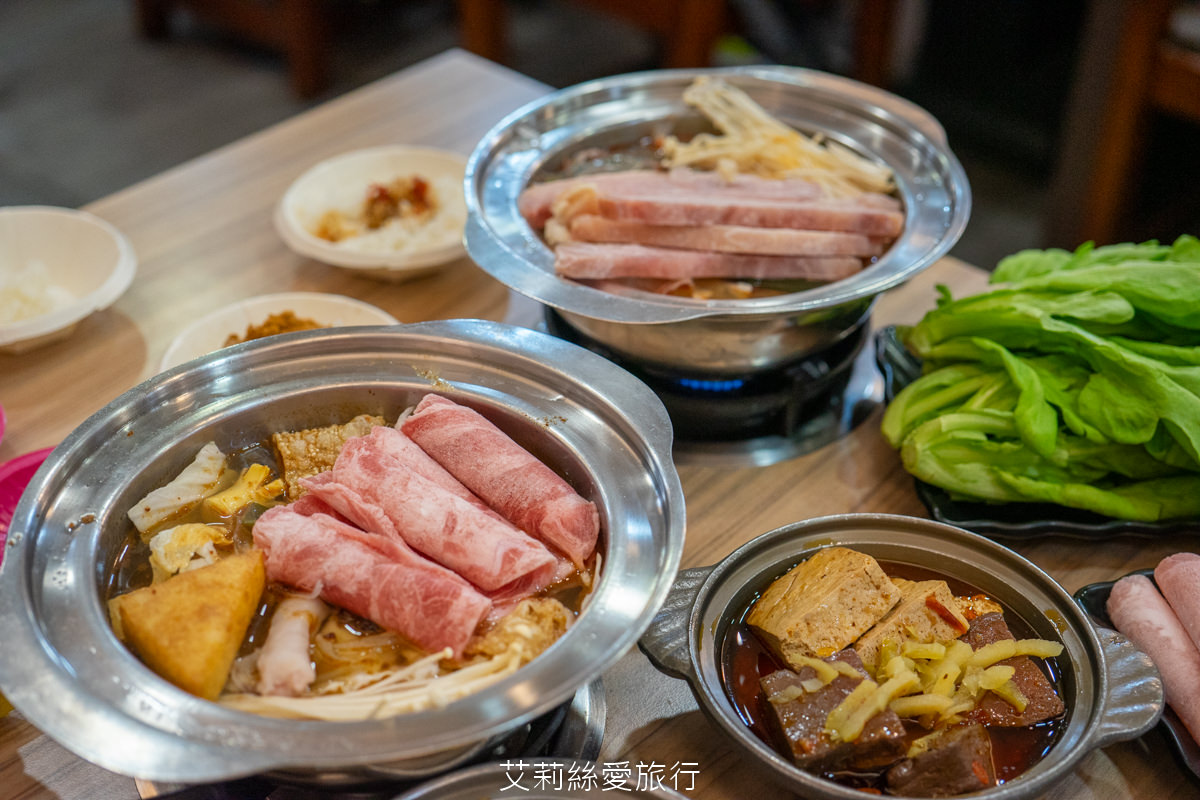 中壢美食 健行大學美食 逸小鍋鍋物 中壢健行店 平價小火鍋 25種湯底 自助吧吃到飽 指定品項買一送一 ！