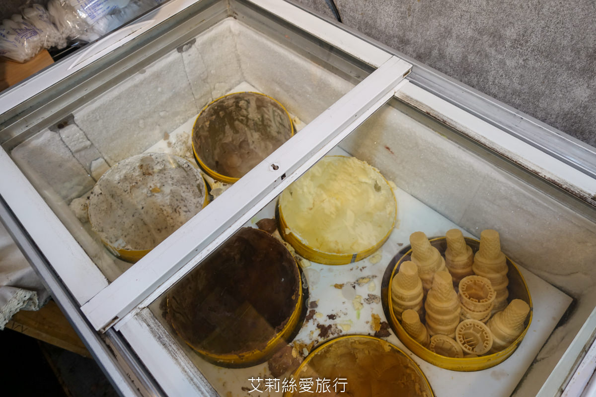 中壢美食 健行大學美食 逸小鍋鍋物 中壢健行店 平價小火鍋 25種湯底 自助吧吃到飽 指定品項買一送一 ！