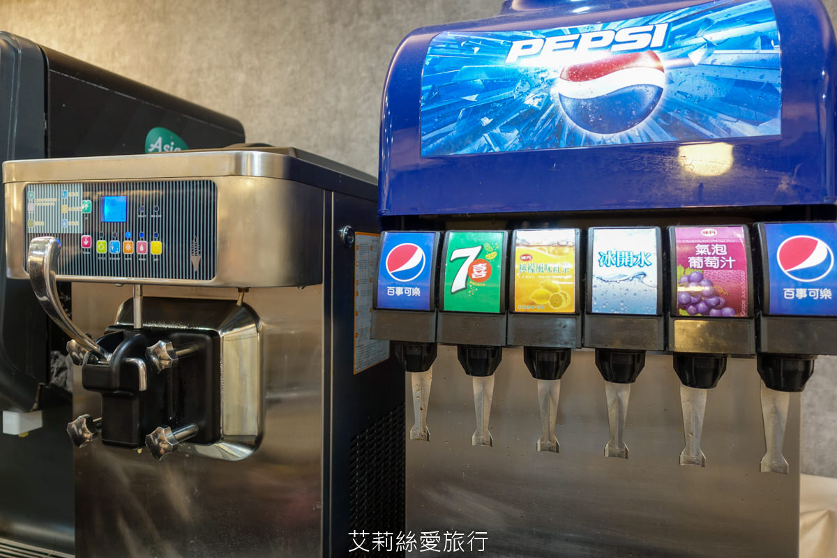 中壢美食 健行大學美食 逸小鍋鍋物 中壢健行店 平價小火鍋 25種湯底 自助吧吃到飽 指定品項買一送一 ！