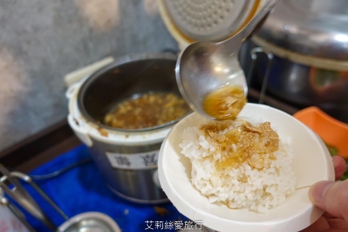 中壢美食 健行大學美食 逸小鍋鍋物 中壢健行店 平價小火鍋 25種湯底 自助吧吃到飽 指定品項買一送一 ！