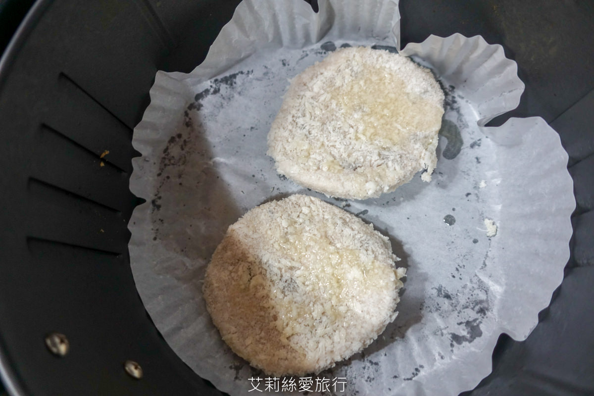 新鮮魚丸創意吃法 不只煮火鍋可涼拌、煎煮炒炸烤 真材實料新鮮食材看得到各種煮法都好吃 金倉食品 干貝花枝丸黃金海鮮餅