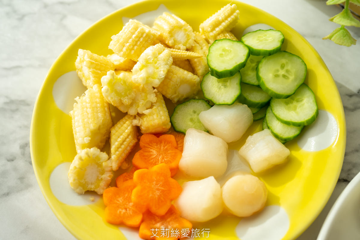 新鮮魚丸創意吃法 不只煮火鍋可涼拌、煎煮炒炸烤 真材實料新鮮食材看得到各種煮法都好吃 金倉食品 干貝花枝丸黃金海鮮餅