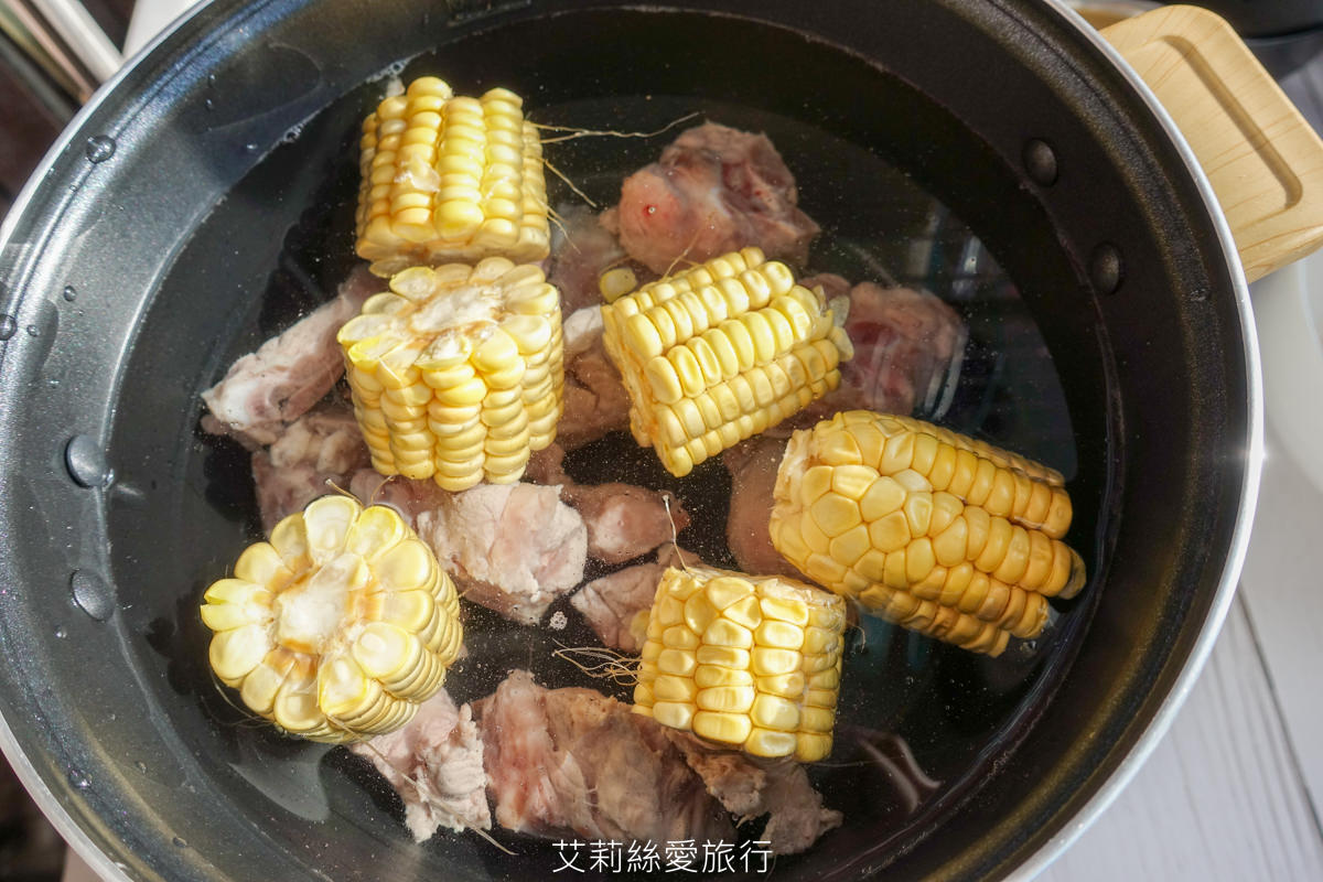 新鮮魚丸創意吃法 不只煮火鍋可涼拌、煎煮炒炸烤 真材實料新鮮食材看得到各種煮法都好吃 金倉食品 干貝花枝丸黃金海鮮餅