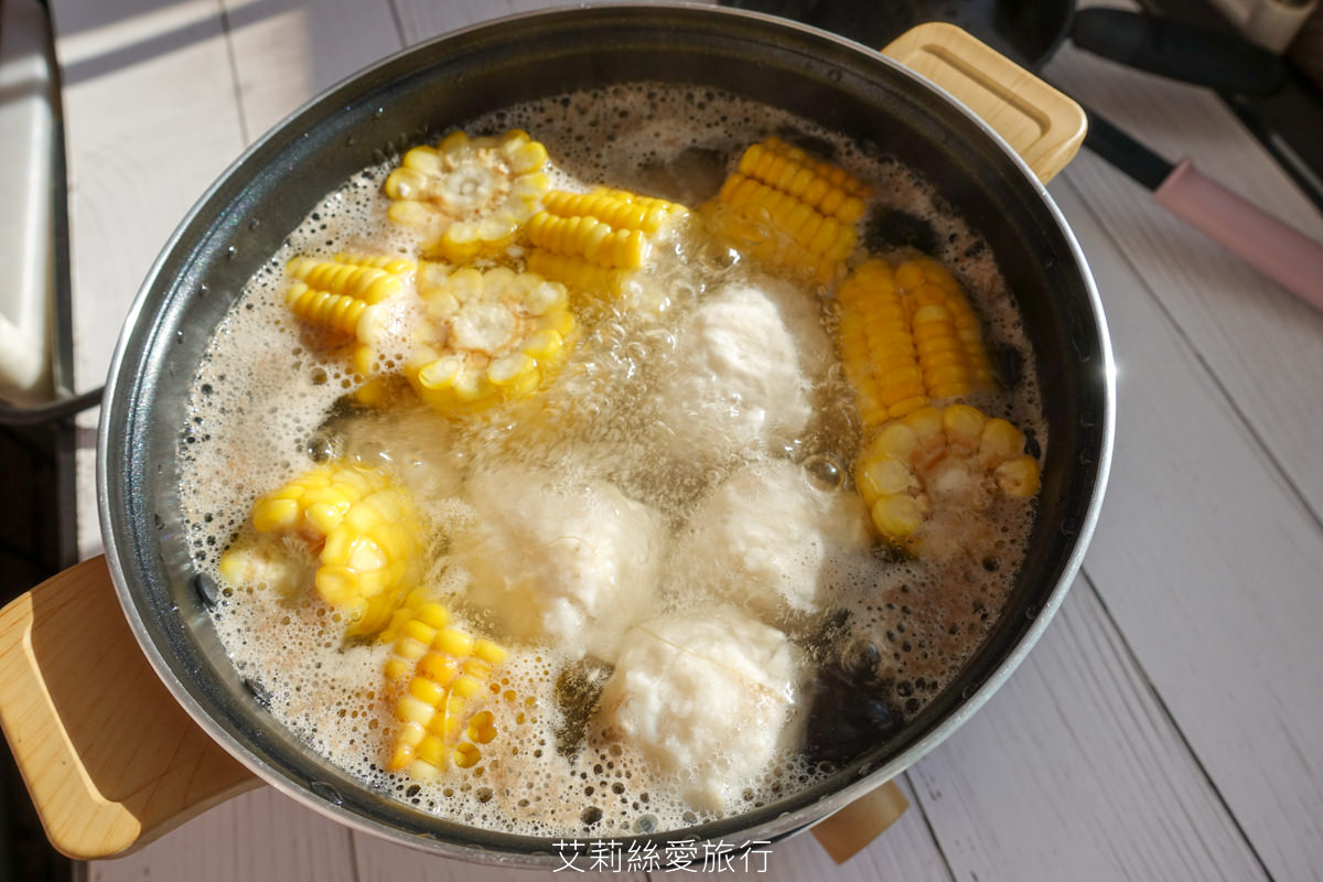 新鮮魚丸創意吃法 不只煮火鍋可涼拌、煎煮炒炸烤 真材實料新鮮食材看得到各種煮法都好吃 金倉食品 干貝花枝丸黃金海鮮餅