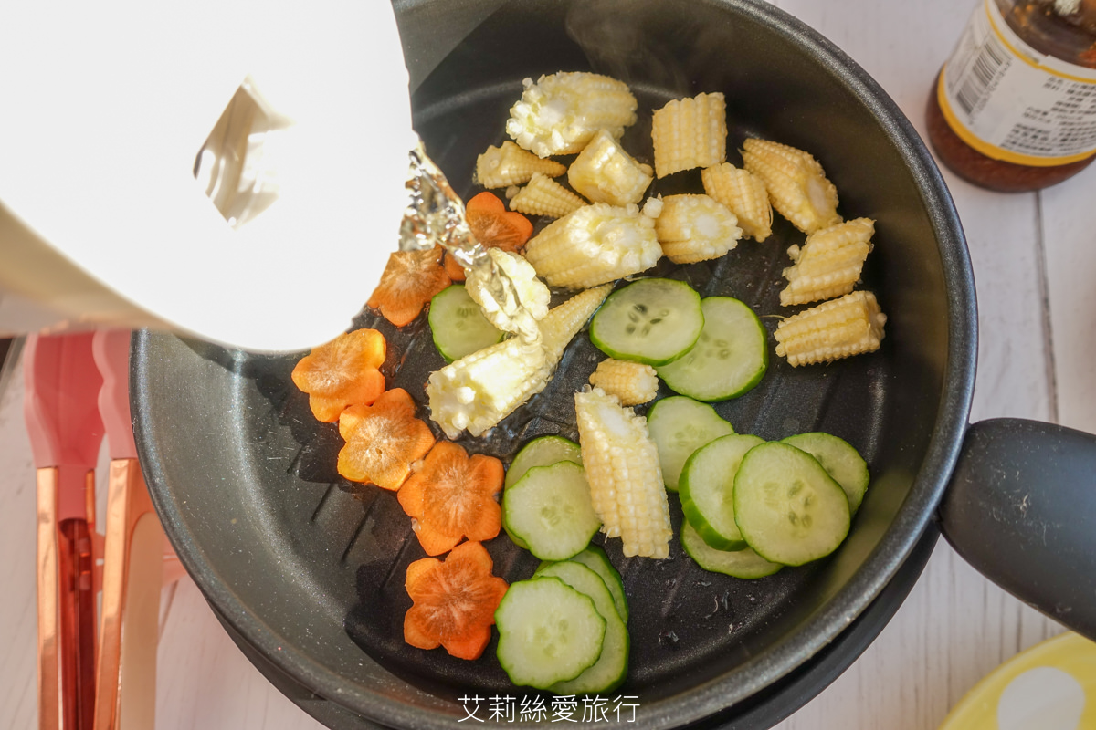 新鮮魚丸創意吃法 不只煮火鍋可涼拌、煎煮炒炸烤 真材實料新鮮食材看得到各種煮法都好吃 金倉食品 干貝花枝丸黃金海鮮餅