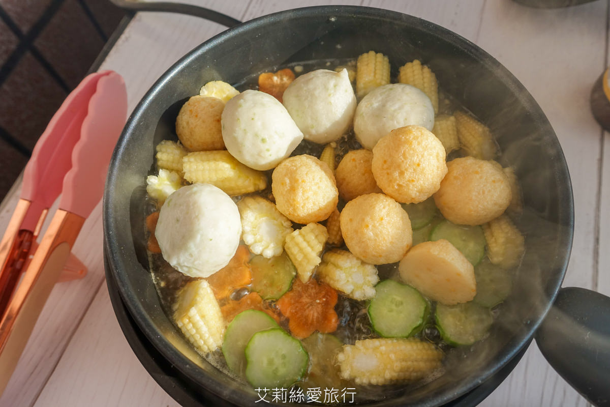 新鮮魚丸創意吃法 不只煮火鍋可涼拌、煎煮炒炸烤 真材實料新鮮食材看得到各種煮法都好吃 金倉食品 干貝花枝丸黃金海鮮餅