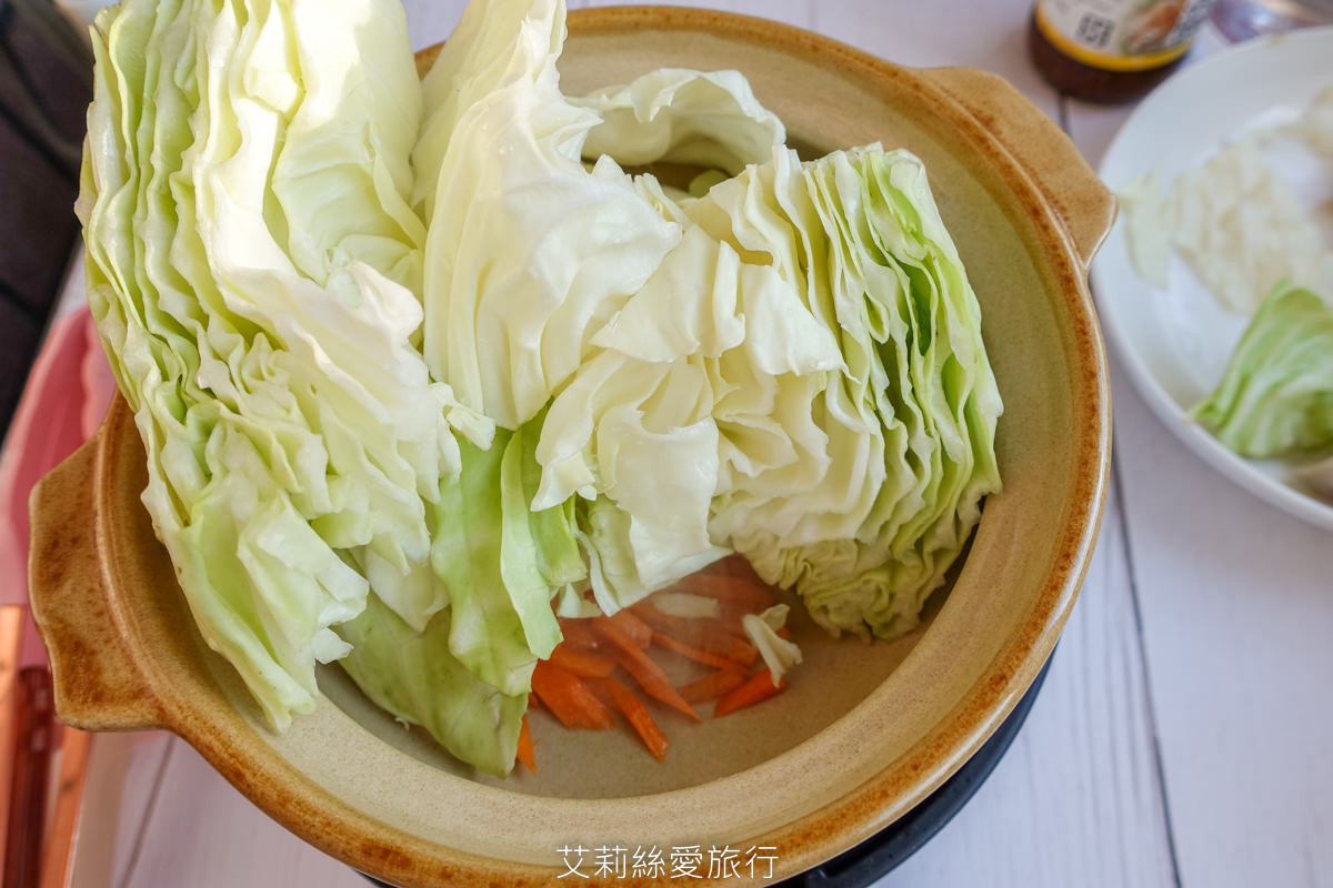 新鮮魚丸創意吃法 不只煮火鍋可涼拌、煎煮炒炸烤 真材實料新鮮食材看得到各種煮法都好吃 金倉食品 干貝花枝丸黃金海鮮餅