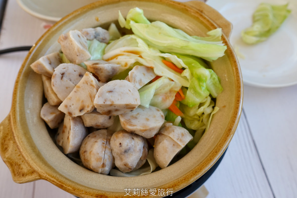 新鮮魚丸創意吃法 不只煮火鍋可涼拌、煎煮炒炸烤 真材實料新鮮食材看得到各種煮法都好吃 金倉食品 干貝花枝丸黃金海鮮餅