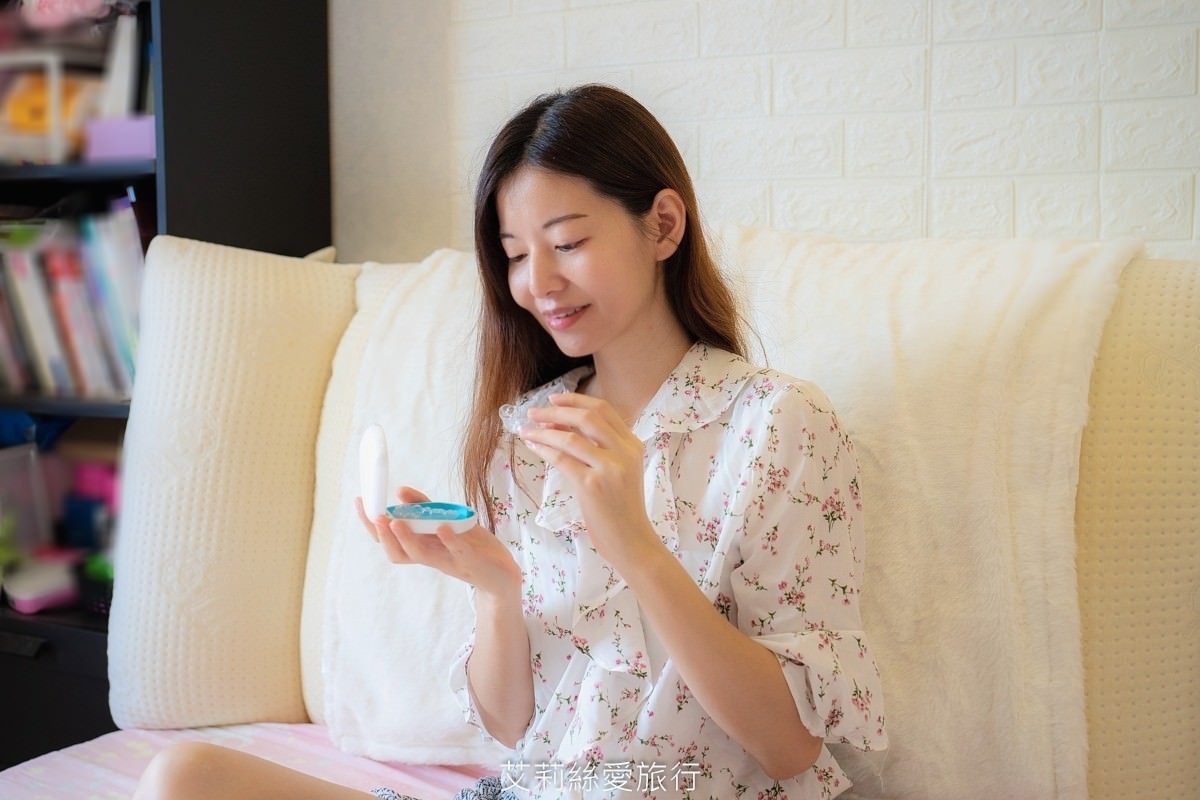 YA!SMILE隱形牙套準備戴上