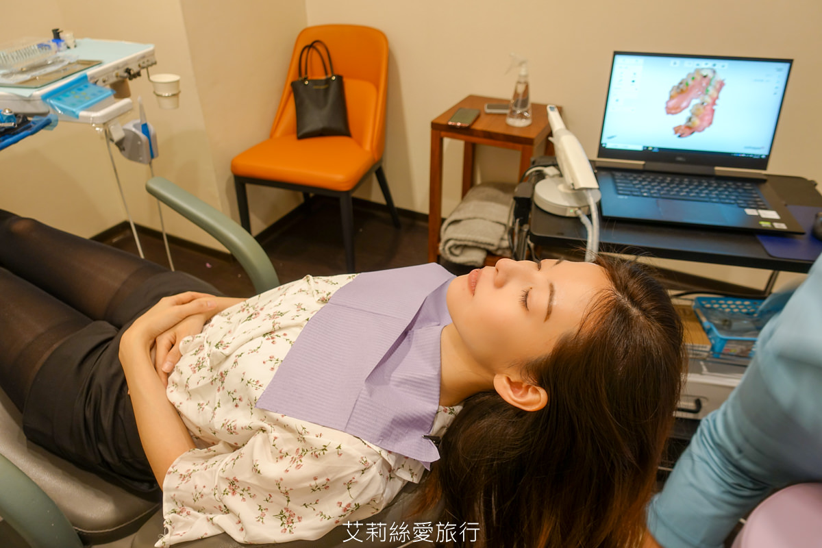 製作YA!SMILE隱形牙套準備時要先掃描口腔