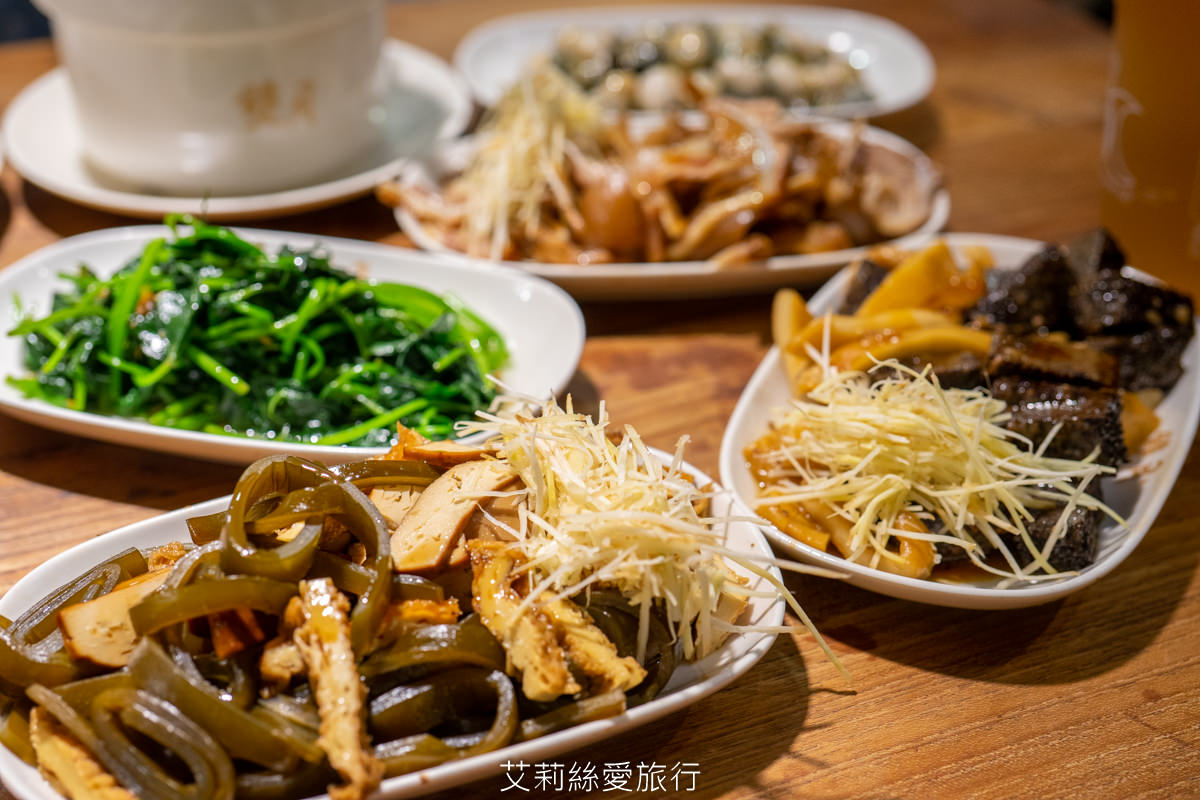 善導寺站美食 雙月食品社 連續5年米其林必比登推薦 老饕必點鮮甜燉雞湯 微麻輕辣愛恨椒芝拌麵一吃就愛上