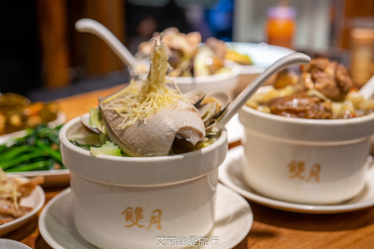 善導寺站美食 雙月食品社 連續5年米其林必比登推薦 老饕必點鮮甜燉雞湯 微麻輕辣愛恨椒芝拌麵一吃就愛上