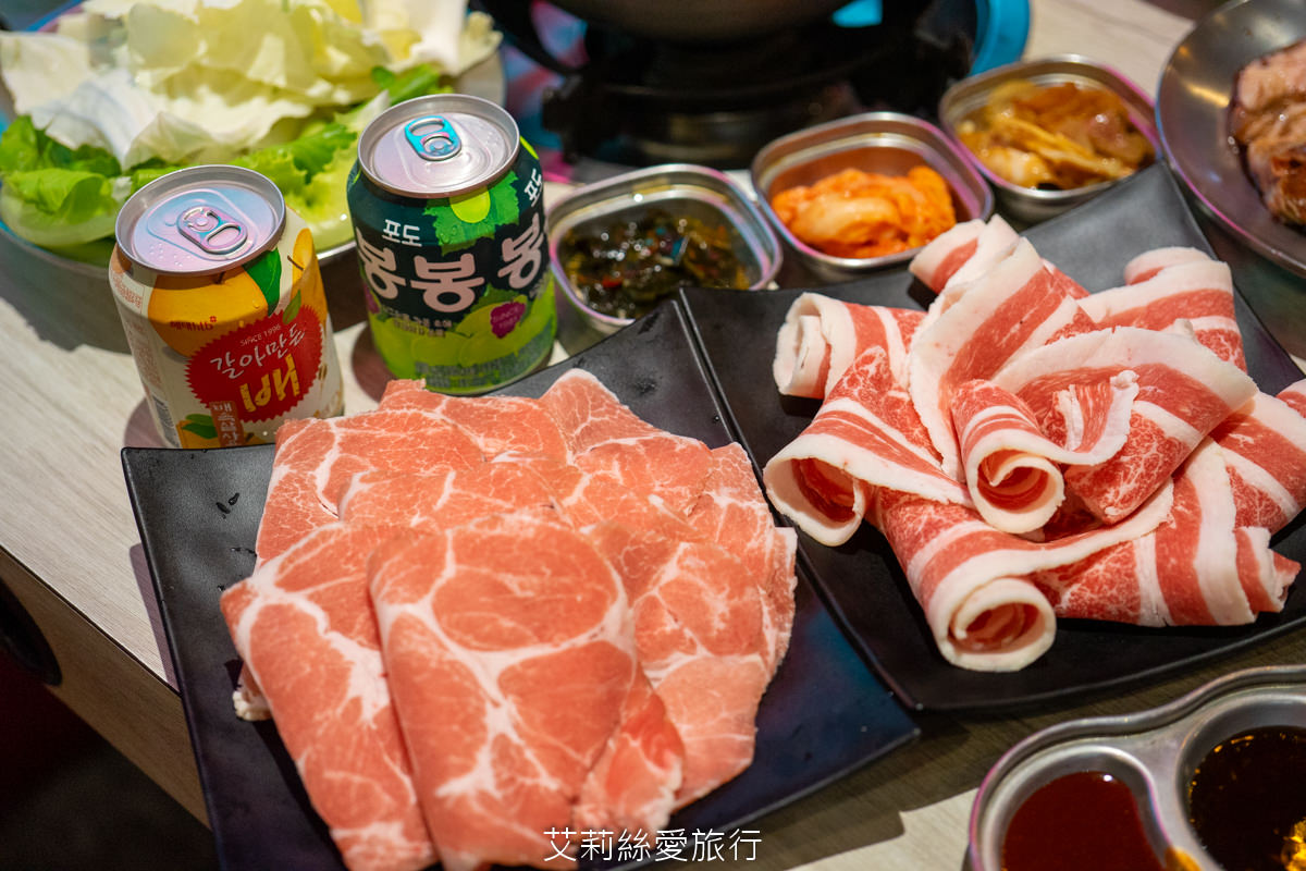 新莊美食吃到飽!韓哥哥銅盤烤肉只要$369起「火烤兩吃」吃到飽!肉品、蔬菜、超過70餘種食材、冰淇淋、飲品無限供應!新莊體育館旁 - 第32張圖 新莊美食吃到飽!韓哥哥銅盤烤肉只要$369起「火烤兩吃」吃到飽!肉品、蔬菜、超過70餘種食材、冰淇淋、飲品無限供應!新莊體育館旁