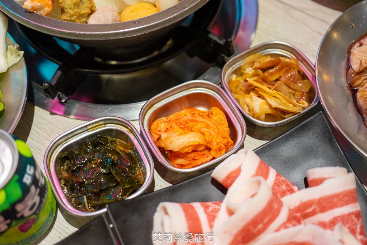 新莊美食吃到飽!韓哥哥銅盤烤肉只要$369起「火烤兩吃」吃到飽!肉品、蔬菜、超過70餘種食材、冰淇淋、飲品無限供應!新莊體育館旁 - 第31張圖 新莊美食吃到飽!韓哥哥銅盤烤肉只要$369起「火烤兩吃」吃到飽!肉品、蔬菜、超過70餘種食材、冰淇淋、飲品無限供應!新莊體育館旁