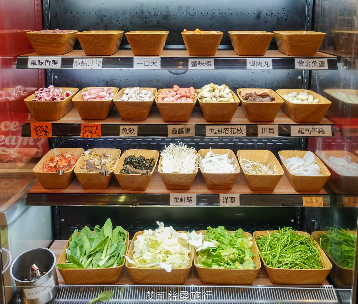 新莊美食吃到飽!韓哥哥銅盤烤肉只要$369起「火烤兩吃」吃到飽!肉品、蔬菜、超過70餘種食材、冰淇淋、飲品無限供應!新莊體育館旁 - 第16張圖 新莊美食吃到飽!韓哥哥銅盤烤肉只要$369起「火烤兩吃」吃到飽!肉品、蔬菜、超過70餘種食材、冰淇淋、飲品無限供應!新莊體育館旁