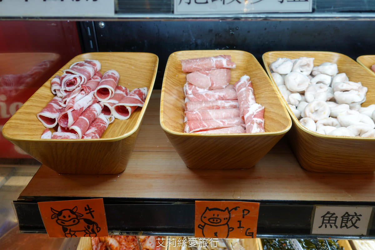 新莊美食吃到飽!韓哥哥銅盤烤肉只要$369起「火烤兩吃」吃到飽!肉品、蔬菜、超過70餘種食材、冰淇淋、飲品無限供應!新莊體育館旁 - 第19張圖 新莊美食吃到飽!韓哥哥銅盤烤肉只要$369起「火烤兩吃」吃到飽!肉品、蔬菜、超過70餘種食材、冰淇淋、飲品無限供應!新莊體育館旁