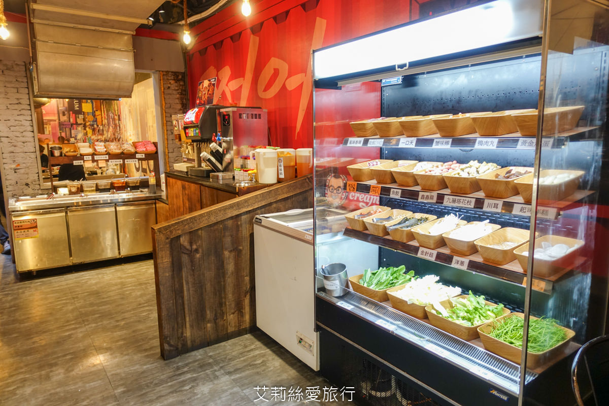 新莊美食吃到飽!韓哥哥銅盤烤肉只要$369起「火烤兩吃」吃到飽!肉品、蔬菜、超過70餘種食材、冰淇淋、飲品無限供應!新莊體育館旁 - 第8張圖 新莊美食吃到飽!韓哥哥銅盤烤肉只要$369起「火烤兩吃」吃到飽!肉品、蔬菜、超過70餘種食材、冰淇淋、飲品無限供應!新莊體育館旁