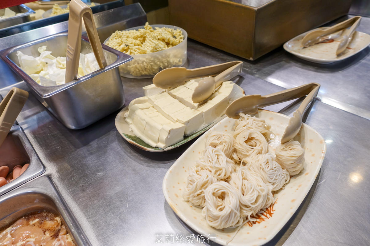 台北小巨蛋美食 韓江烤肉吃到飽只要390起不收服務費 牛小排雞豬牛羊、8種泡菜、水果、冰淇淋、飲品任你吃