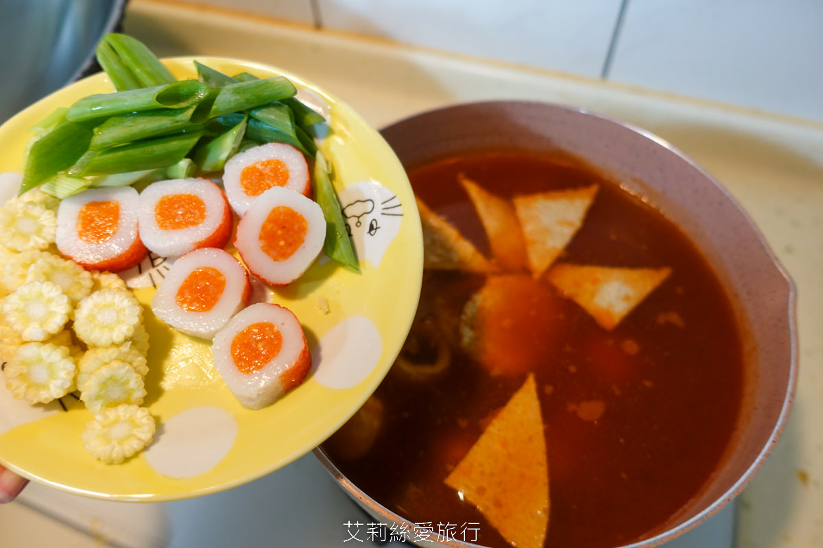 食譜 在家自煮韓式料理好簡單 韓英阿豬媽辣炒年糕 韓英韓國地瓜冬粉海苔捲 全聯就買得到哦！