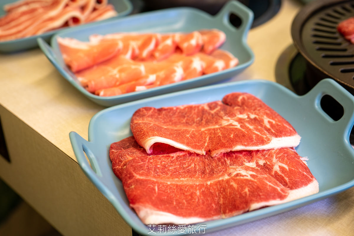 新莊輔大美食》平價火烤兩吃180起 白飯飲料霜淇淋吃到飽 饞饞燒肉鍋物 溫泉蛋燒肉丼飯 百元小火鍋