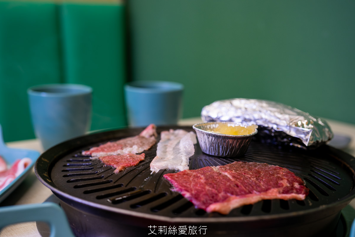 新莊輔大美食》平價火烤兩吃 饞饞燒肉鍋物 百元吃鍋 白飯飲料霜淇淋免費供應! - 第31張圖 新莊輔大美食》平價火烤兩吃 饞饞燒肉鍋物 百元吃鍋 白飯飲料霜淇淋免費供應!