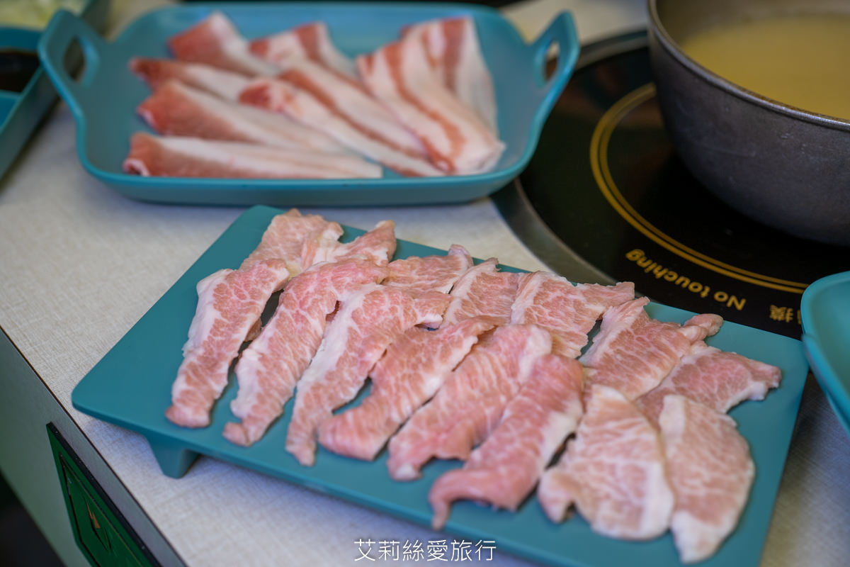 新莊輔大美食》平價火烤兩吃 饞饞燒肉鍋物 百元吃鍋 白飯飲料霜淇淋免費供應! - 第32張圖 新莊輔大美食》平價火烤兩吃 饞饞燒肉鍋物 百元吃鍋 白飯飲料霜淇淋免費供應!
