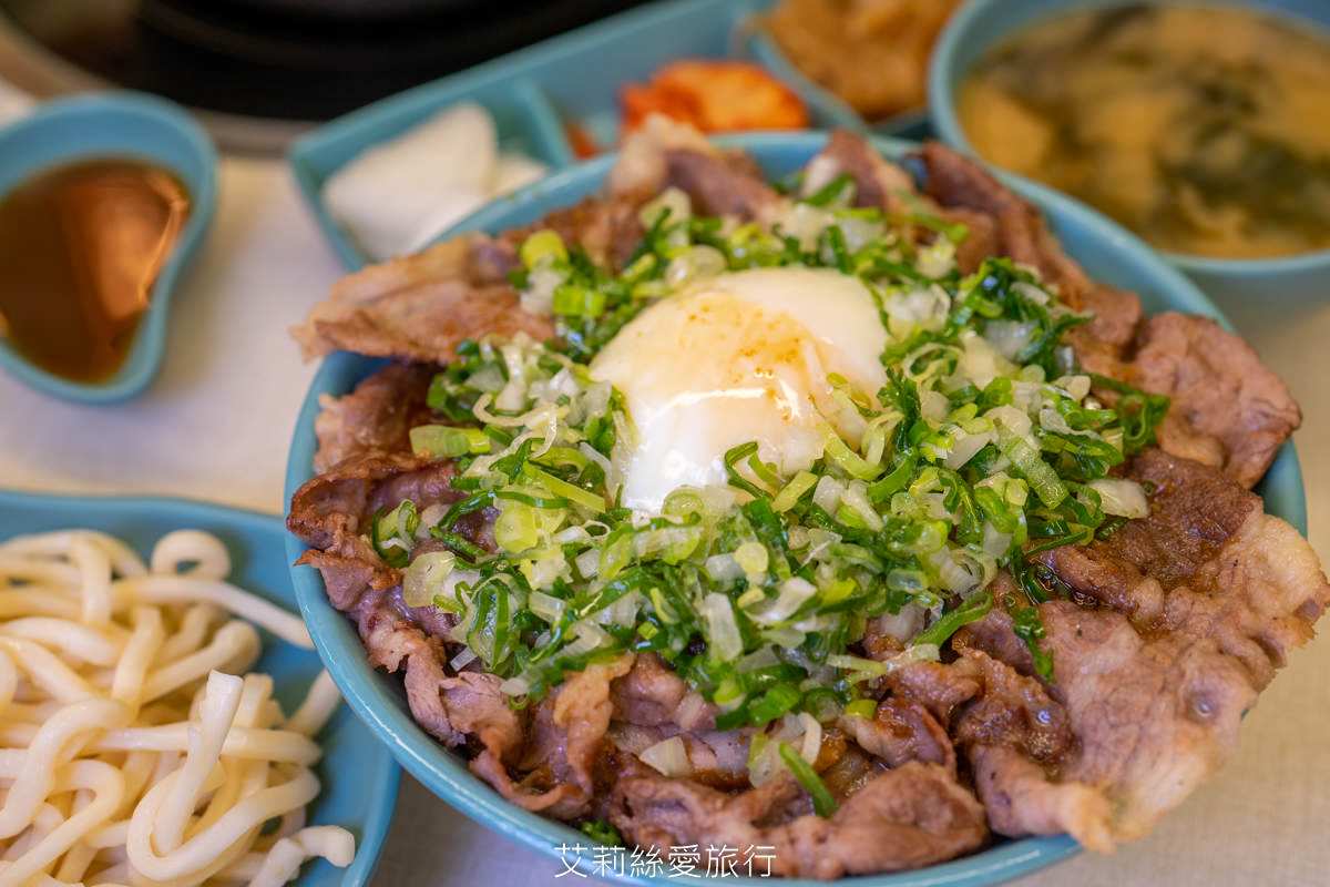新莊輔大美食》平價火烤兩吃180起 白飯飲料霜淇淋吃到飽 饞饞燒肉鍋物 溫泉蛋燒肉丼飯 百元小火鍋 - 第4張圖 新莊輔大美食》平價火烤兩吃180起 白飯飲料霜淇淋吃到飽 饞饞燒肉鍋物 溫泉蛋燒肉丼飯 百元小火鍋