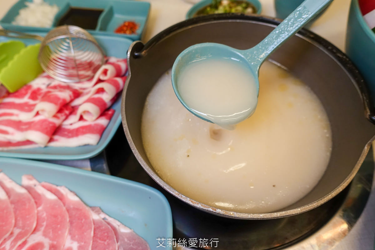 新莊輔大美食》平價火烤兩吃180起 白飯飲料霜淇淋吃到飽 饞饞燒肉鍋物 溫泉蛋燒肉丼飯 百元小火鍋 - 第27張圖 新莊輔大美食》平價火烤兩吃180起 白飯飲料霜淇淋吃到飽 饞饞燒肉鍋物 溫泉蛋燒肉丼飯 百元小火鍋