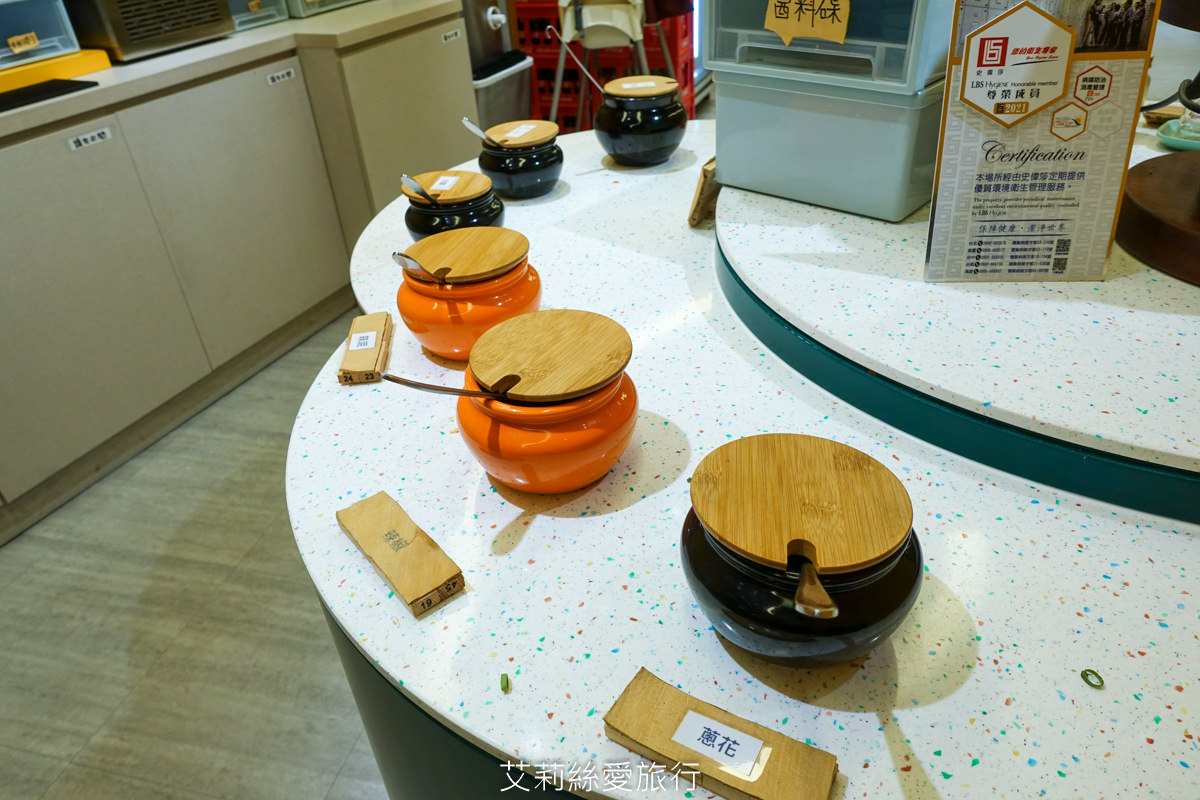 新莊輔大美食》平價火烤兩吃 饞饞燒肉鍋物 百元吃鍋 白飯飲料霜淇淋免費供應! - 第17張圖 新莊輔大美食》平價火烤兩吃 饞饞燒肉鍋物 百元吃鍋 白飯飲料霜淇淋免費供應!