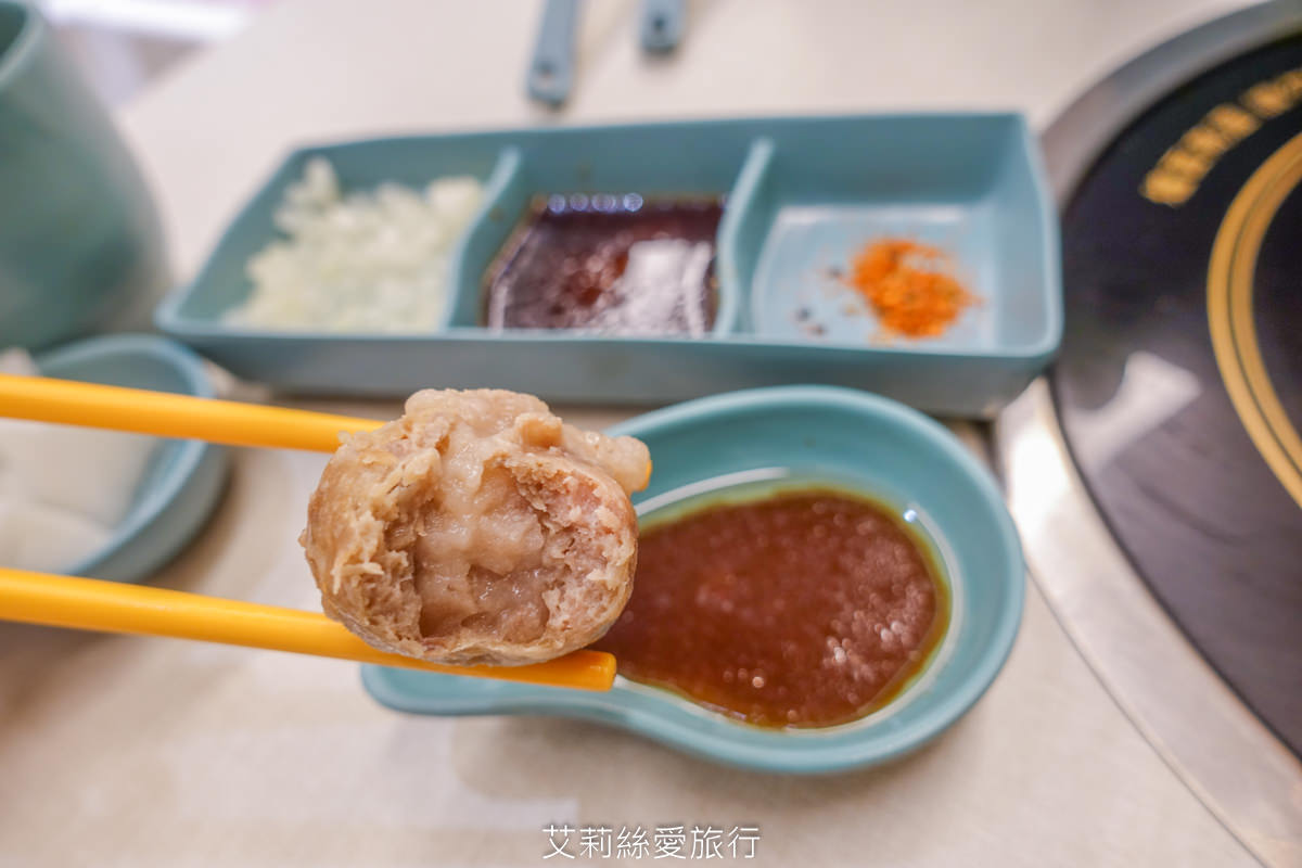 新莊輔大美食》平價火烤兩吃 饞饞燒肉鍋物 百元吃鍋 白飯飲料霜淇淋免費供應! - 第37張圖 新莊輔大美食》平價火烤兩吃 饞饞燒肉鍋物 百元吃鍋 白飯飲料霜淇淋免費供應!