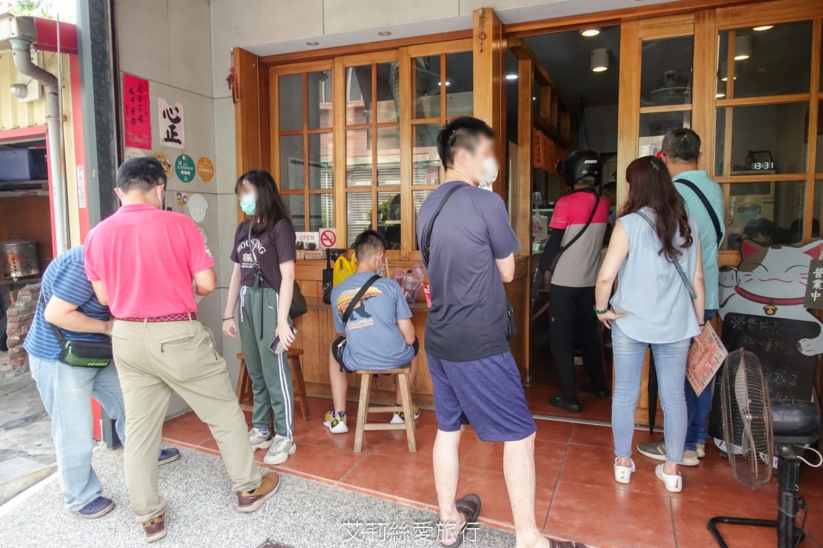 彰化鹿港排隊美食 鹿港圓環頂麵食館 乾意麵必吃 皮薄餡多純手工大餛飩 真材實料台灣豬肉赤肉焿