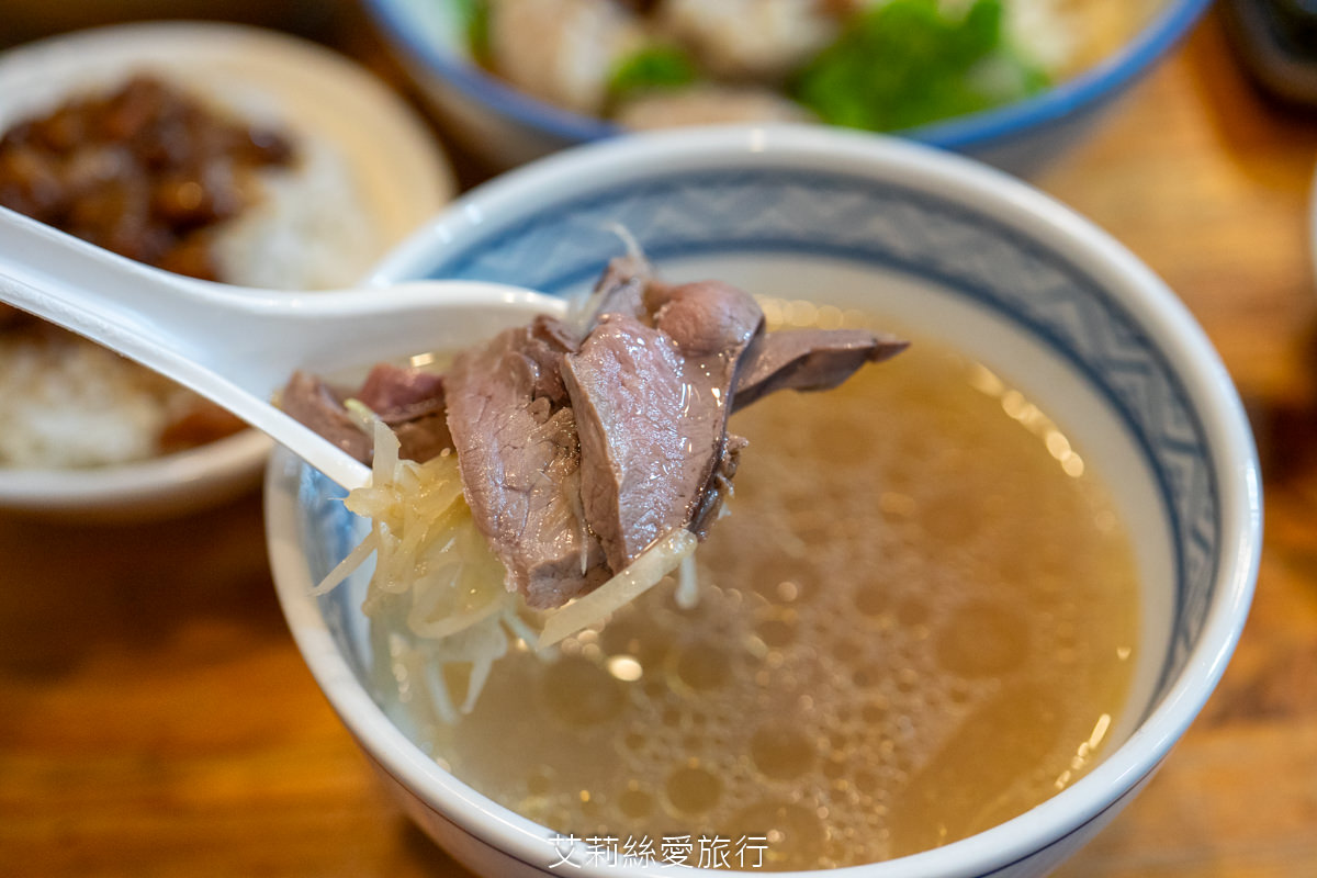 彰化鹿港排隊美食 鹿港圓環頂麵食館 乾意麵必吃 皮薄餡多純手工大餛飩 真材實料台灣豬肉赤肉焿