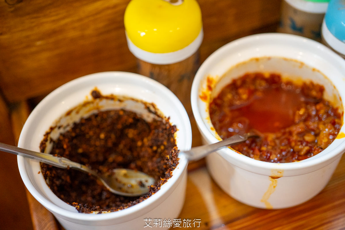 彰化鹿港排隊美食 鹿港圓環頂麵食館 乾意麵必吃 皮薄餡多純手工大餛飩 真材實料台灣豬肉赤肉焿