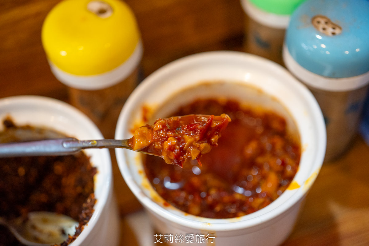 彰化鹿港排隊美食 鹿港圓環頂麵食館 乾意麵必吃 皮薄餡多純手工大餛飩 真材實料台灣豬肉赤肉焿