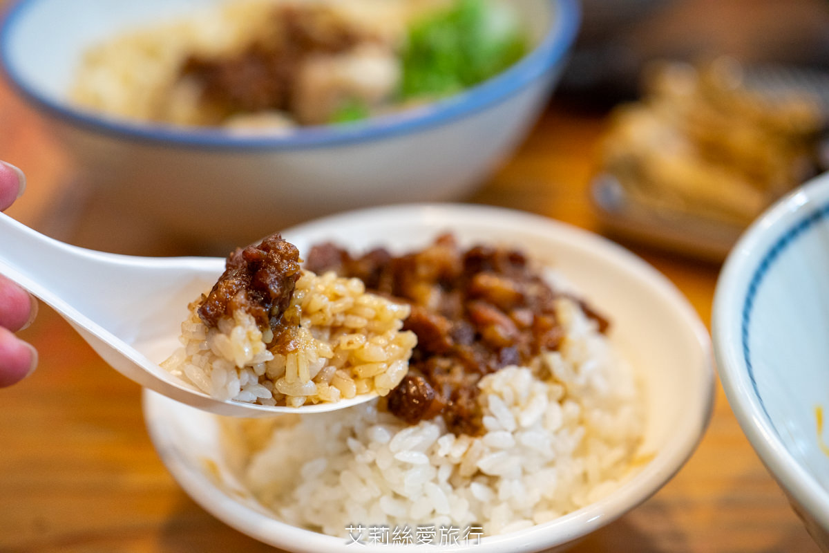 彰化鹿港排隊美食 鹿港圓環頂麵食館 乾意麵必吃 皮薄餡多純手工大餛飩 真材實料台灣豬肉赤肉焿