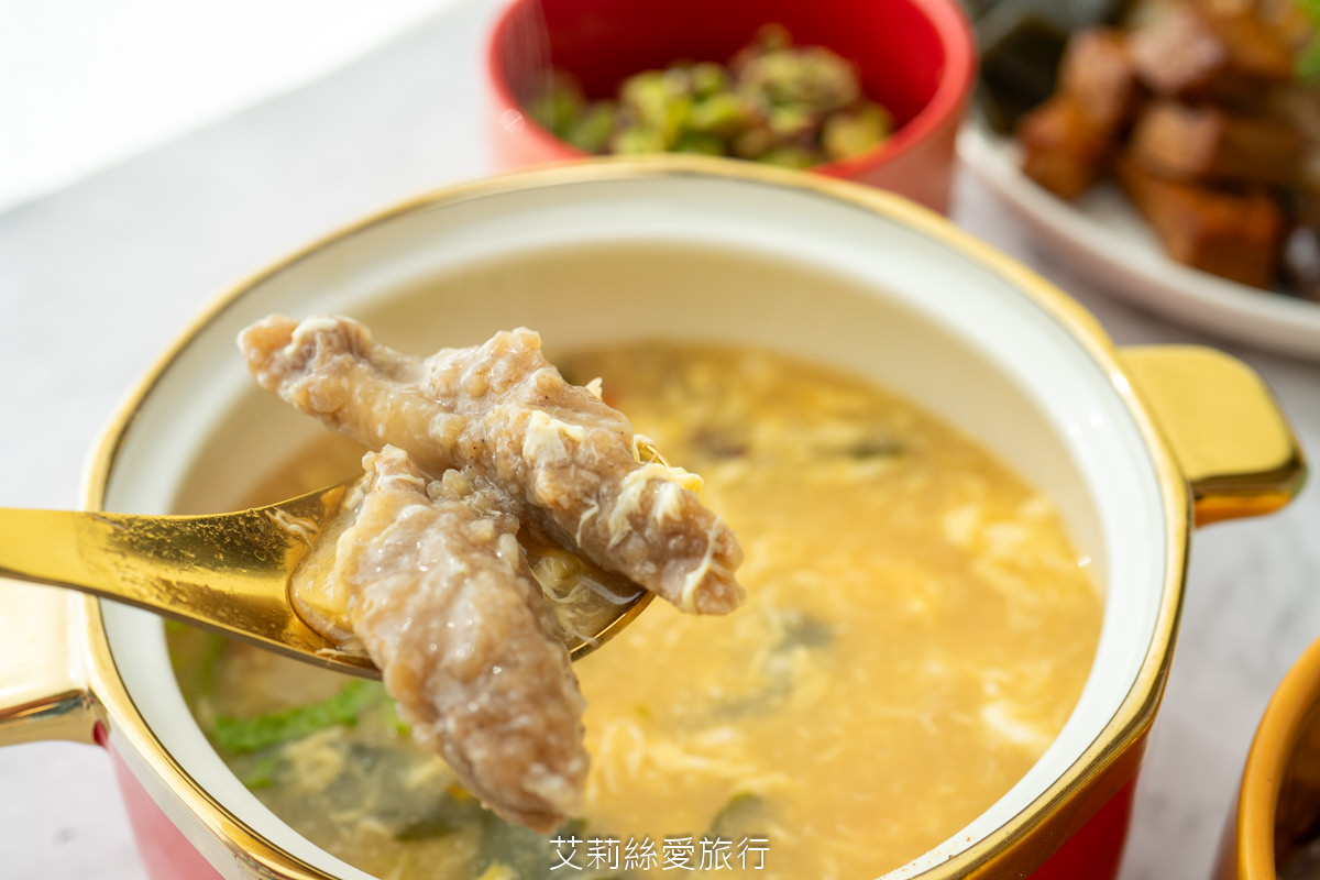 鹿港在地排隊美食 鹿港圓環頂麵食館 真材實料 純手工大餛飩 赤肉焿 不必去南部愛買和大潤發也買得到囉! - 第26張圖 鹿港在地排隊美食 鹿港圓環頂麵食館 真材實料 純手工大餛飩 赤肉焿 不必去南部愛買和大潤發也買得到囉!