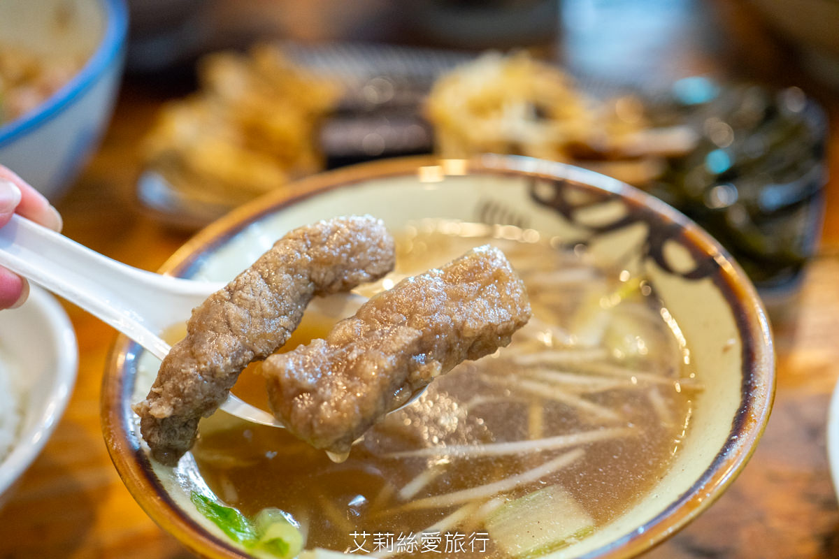彰化鹿港排隊美食 鹿港圓環頂麵食館 乾意麵必吃 皮薄餡多純手工大餛飩 真材實料台灣豬肉赤肉焿