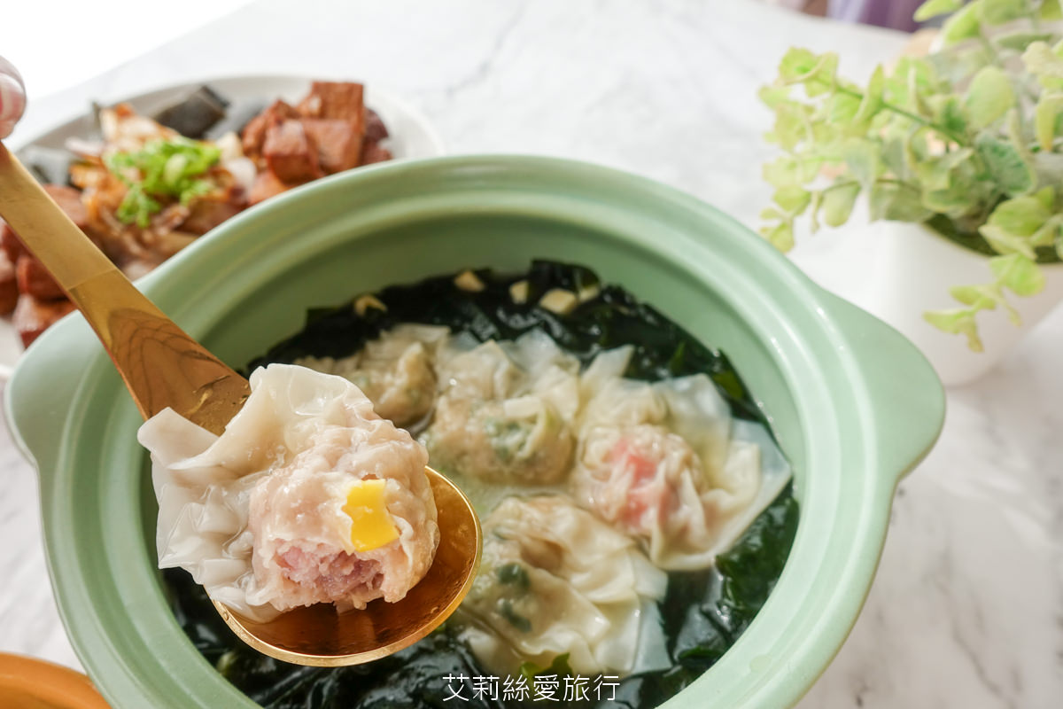 鹿港在地排隊美食 鹿港圓環頂麵食館 真材實料 純手工大餛飩 赤肉焿 不必去南部愛買和大潤發也買得到囉! - 第19張圖 鹿港在地排隊美食 鹿港圓環頂麵食館 真材實料 純手工大餛飩 赤肉焿 不必去南部愛買和大潤發也買得到囉!