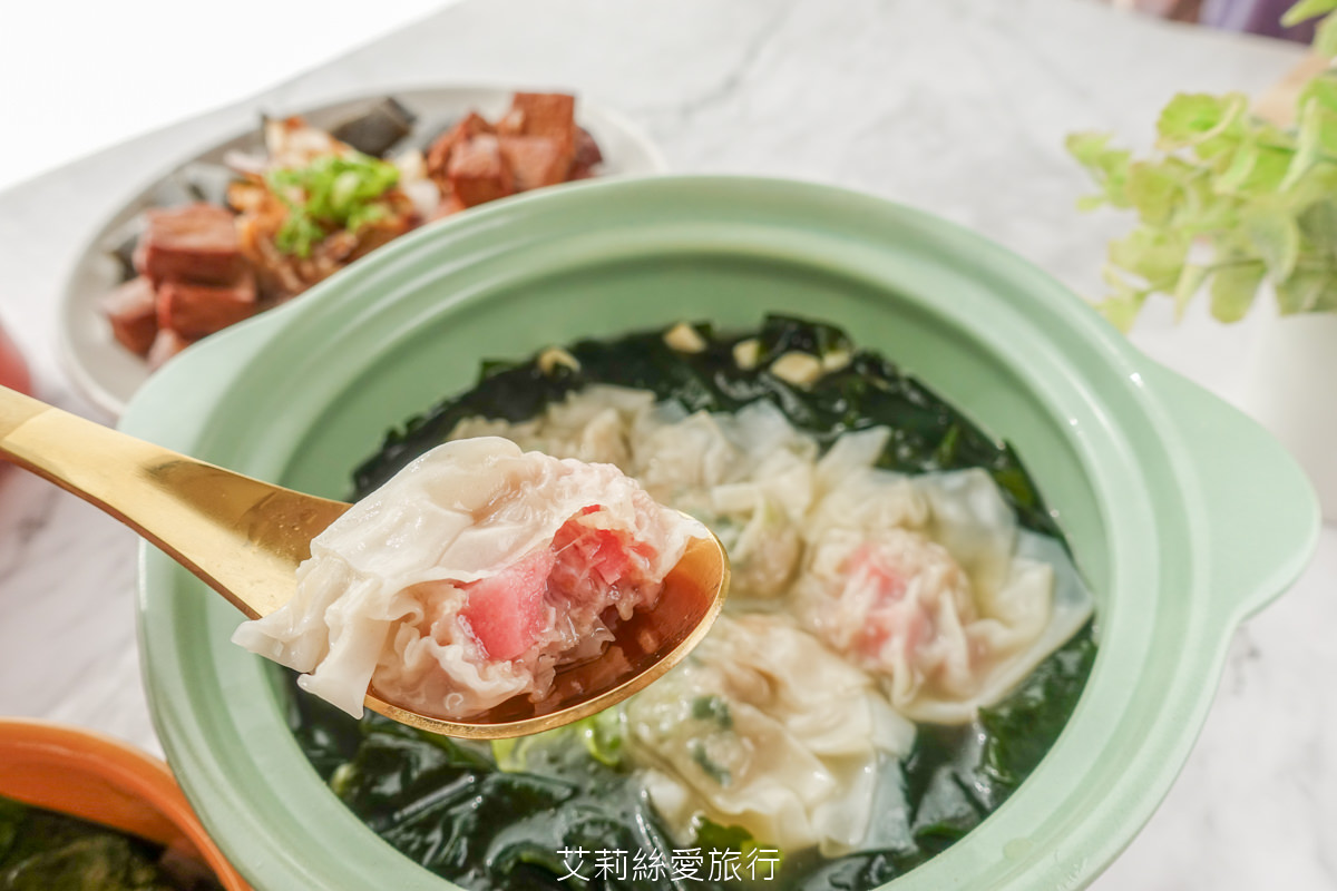 鹿港在地排隊美食 鹿港圓環頂麵食館 真材實料 純手工大餛飩 赤肉焿 不必去南部愛買和大潤發也買得到囉! - 第23張圖 鹿港在地排隊美食 鹿港圓環頂麵食館 真材實料 純手工大餛飩 赤肉焿 不必去南部愛買和大潤發也買得到囉!