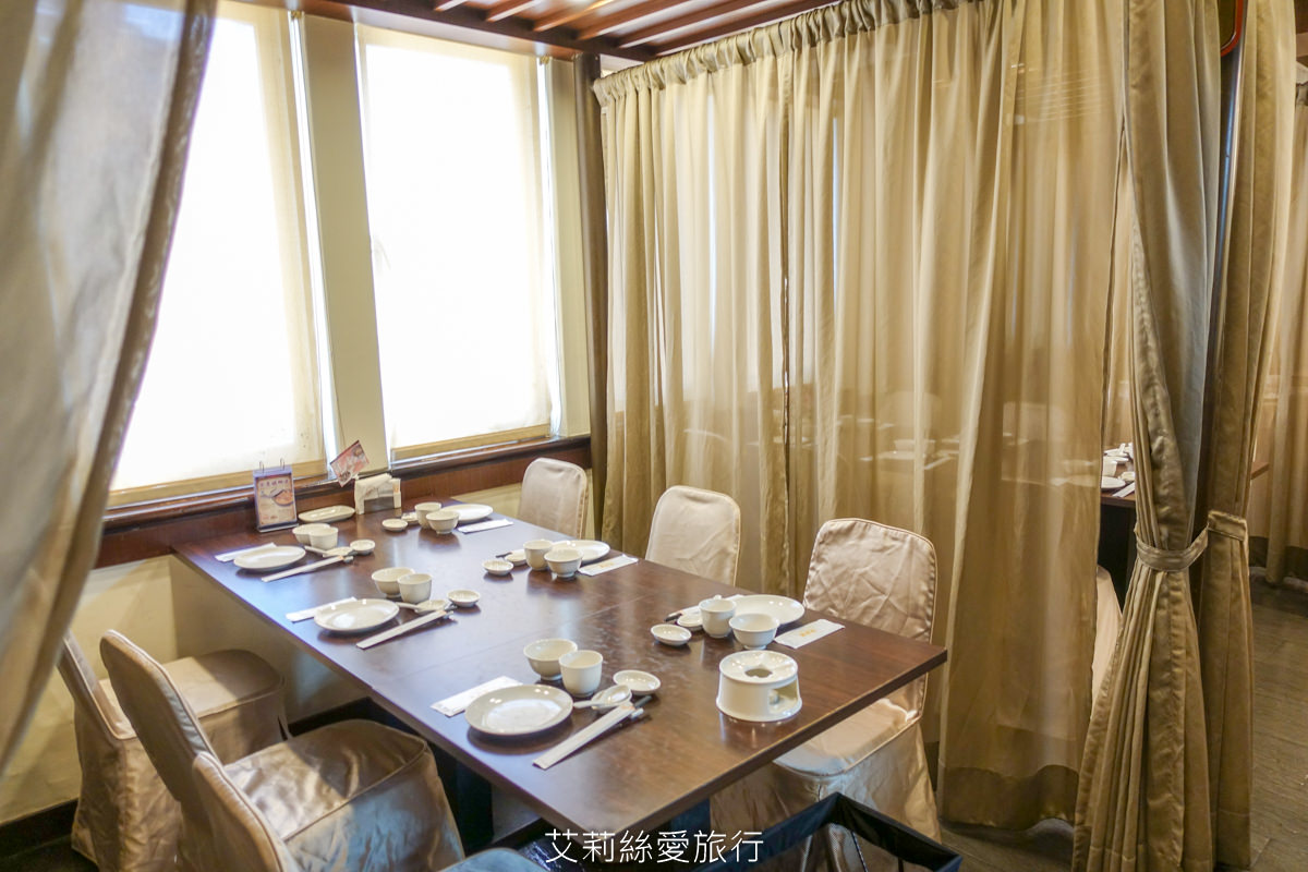 台北車站美食》點水樓 春季限定 酸甜金鑽鳳梨入菜美味升級 鮮甜多汁白蘆筍錯過等明年